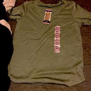 Women’s V-neck top brand new with tags